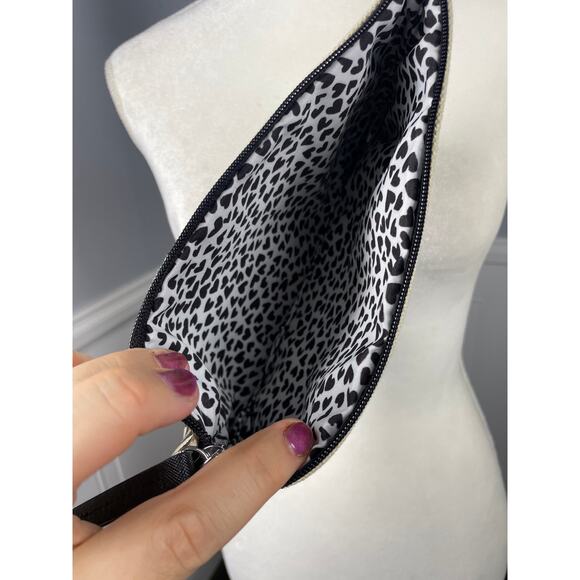 Brighton Love Pouch, Red, White & Black, Zipper, Heart Print, NWOT, 6" x 9" - Picture 4 of 5